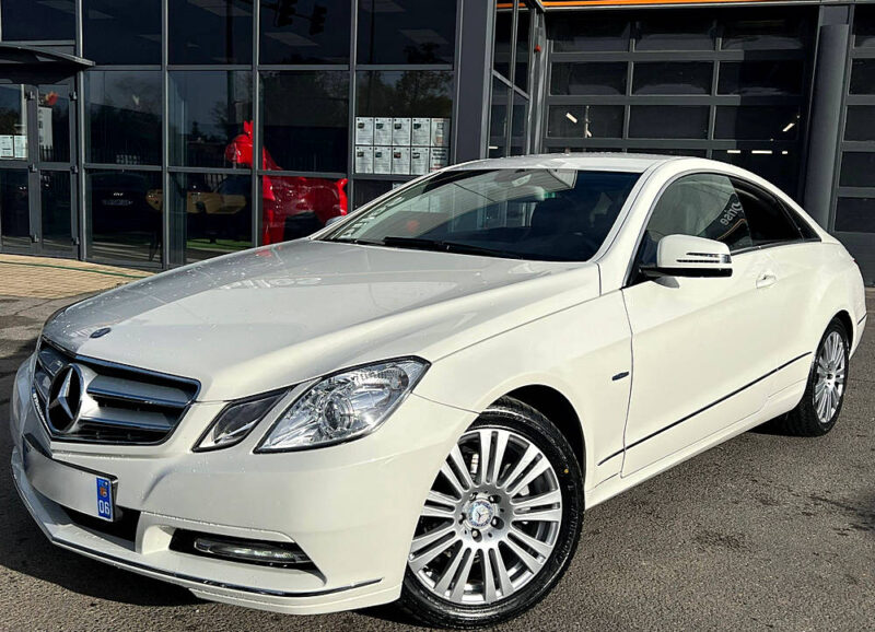 MERCEDES CLASSE E COUPE IV 200 CGI 1.8 BLUEEFFICIENCY 184 Cv 1ERE MAIN / CRIT AIR 1 - Garantie1an