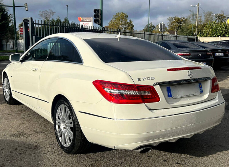 MERCEDES CLASSE E COUPE IV 200 CGI 1.8 BLUEEFFICIENCY 184 Cv 1ERE MAIN / CRIT AIR 1 - Garantie1an