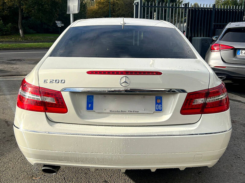 MERCEDES CLASSE E COUPE IV 200 CGI 1.8 BLUEEFFICIENCY 184 Cv 1ERE MAIN / CRIT AIR 1 - Garantie1an
