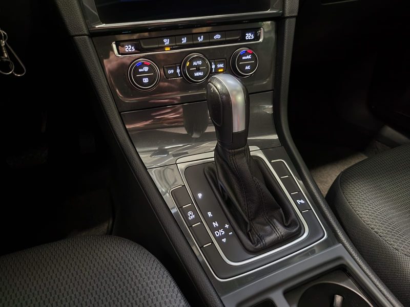 VOLKSWAGEN GOLF 7 VII 2.0 TDi 150cv PACK R-LINE TOIT OUVRANT / VIRTUAL COCKPIT / DSG7