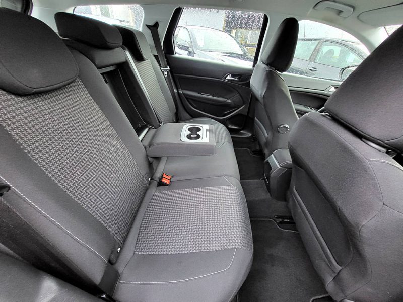 PEUGEOT 308 SW II 1.5 BLUE HDI S&S 130 cv ACTIVE BUSINESS (1ER MAIN.)TVA RECUPERABLE: 1.133,33 euro 