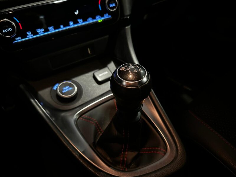 TOYOTA YARIS 20211.6 GR 4WD 261cv TRACK , Caméra , Toit Carbon 