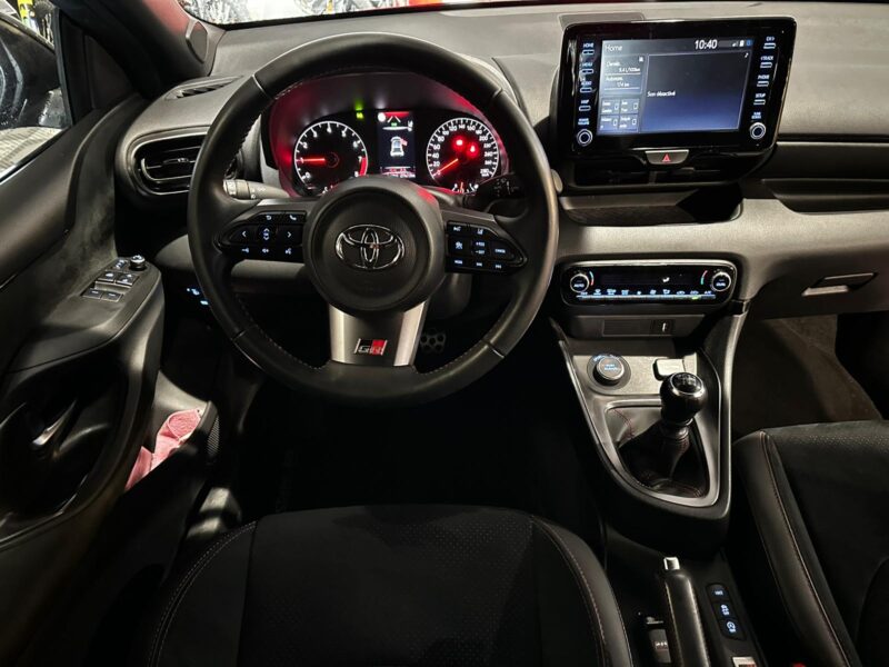 TOYOTA YARIS 20211.6 GR 4WD 261cv TRACK , Caméra , Toit Carbon 