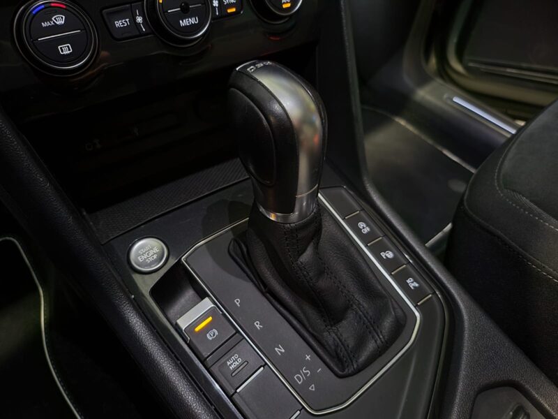 VOLKSWAGEN TIGUAN 2.0 TDI 150cv CARAT 1ERE MAIN /VIRTUAL COCKPIT+TOIT OUVRANT+CAMERA 360°+CAR PLAY/