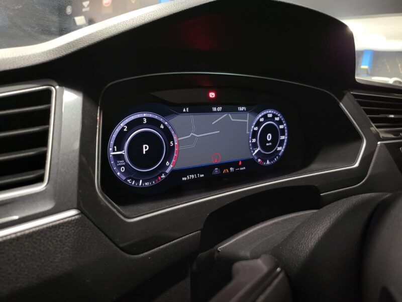 VOLKSWAGEN TIGUAN 2.0 TDI 150cv CARAT 1ERE MAIN /VIRTUAL COCKPIT+TOIT OUVRANT+CAMERA 360°+CAR PLAY/