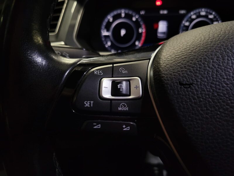 VOLKSWAGEN TIGUAN 2.0 TDI 150cv CARAT 1ERE MAIN /VIRTUAL COCKPIT+TOIT OUVRANT+CAMERA 360°+CAR PLAY/