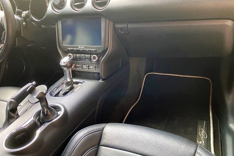 Ford Mustang V6 305ch 