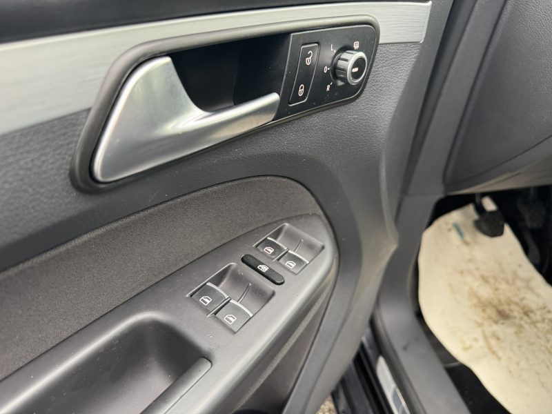 VOLKSWAGEN TOURAN 1.6 TDI 105CV CUP 7 PLACES