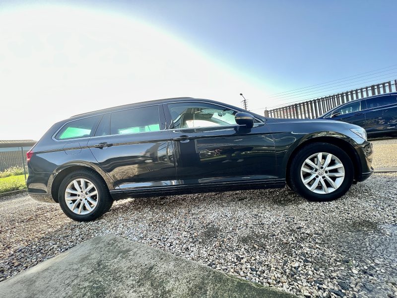 Volkswagen Passat SW B8 2.0 TDi 150 cv DSG7 Confortline Business