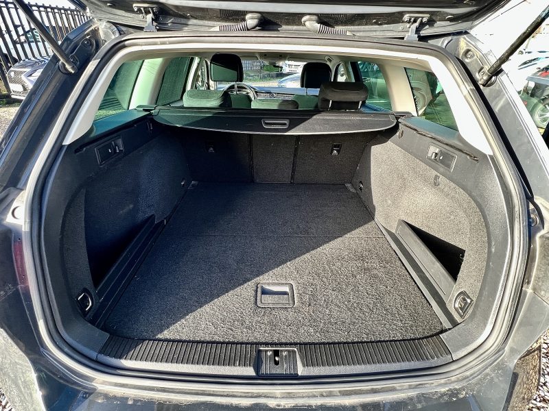 Volkswagen Passat SW B8 2.0 TDi 150 cv DSG7 Confortline Business