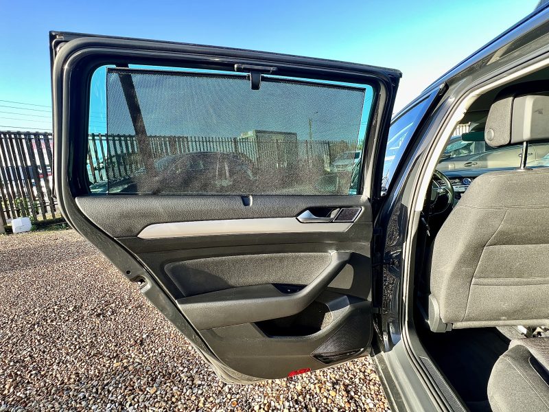 Volkswagen Passat SW B8 2.0 TDi 150 cv DSG7 Confortline Business