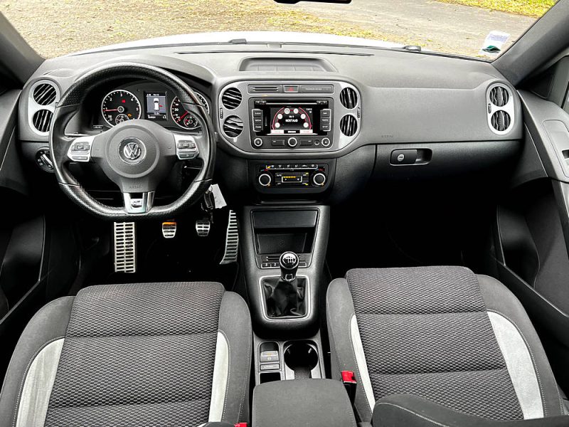 VOLKSWAGEN TIGUAN R-LINE