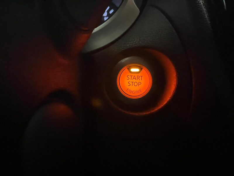 NISSAN JUKE 1.6 16V 117cv Tekna 2WD BVM6 // SIEGES CHAUFFANT/CAMERA DE RECUL/BLUETOOTH