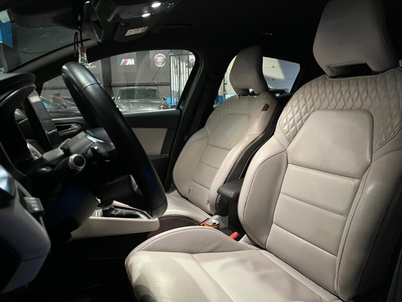 RENAULT CLIO V 1.3 TCe 130cv Initiale Paris EDC // CAMERA DE RECUL/ PALETTES AU VOLANT/VOLANT CHAUFF