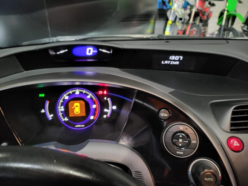 HONDA CIVIC 2.2 i-CTDi 140cv Evolution BVM6 // TOIT PANORAMIQUE/RADAR-AR/RADIO-CD-MP3