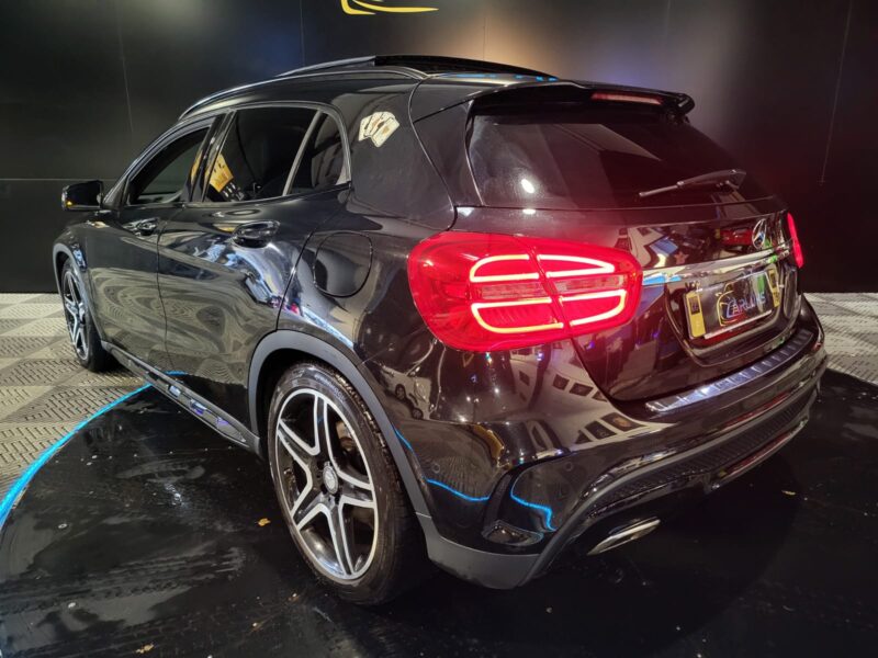 GLA 200 156cv / Fascination AMG / Toit Ouvrant / Apple Carplay