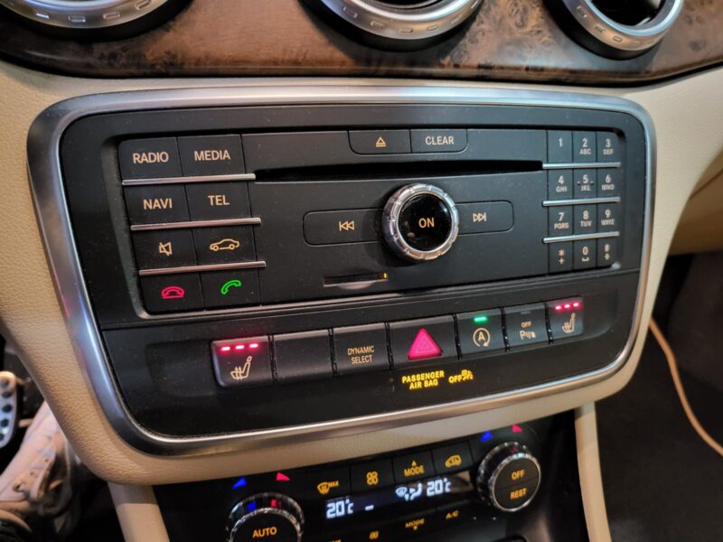 GLA 200 156cv / Fascination AMG / Toit Ouvrant / Apple Carplay