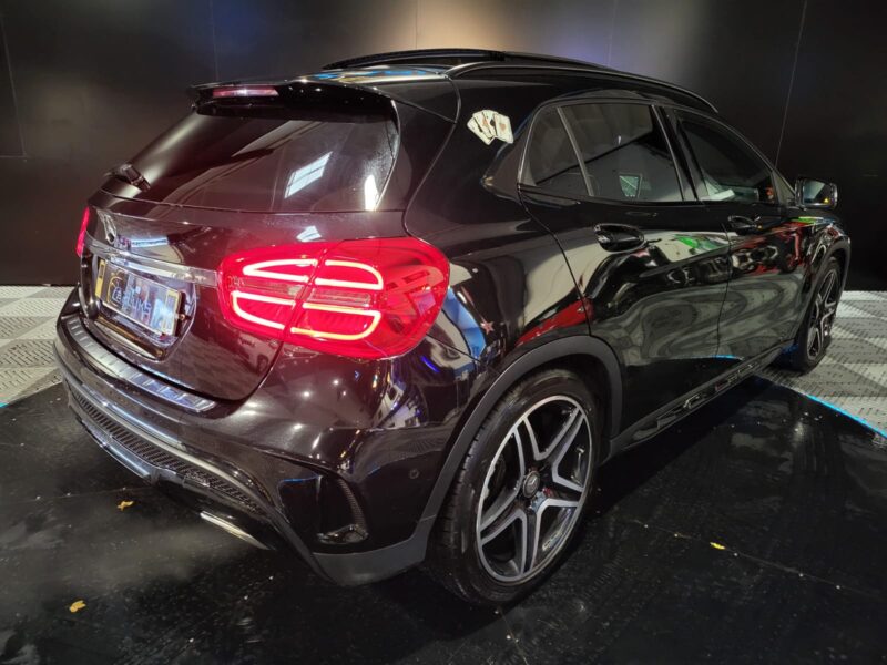 GLA 200 156cv / Fascination AMG / Toit Ouvrant / Apple Carplay