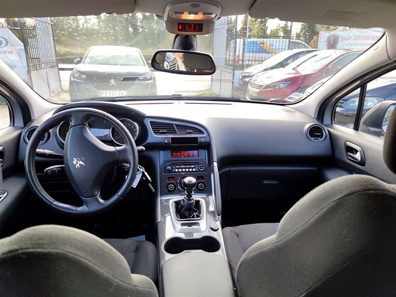 PEUGEOT 3008 Monospace 2012