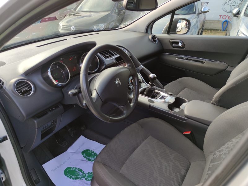 PEUGEOT 3008 Monospace 2012