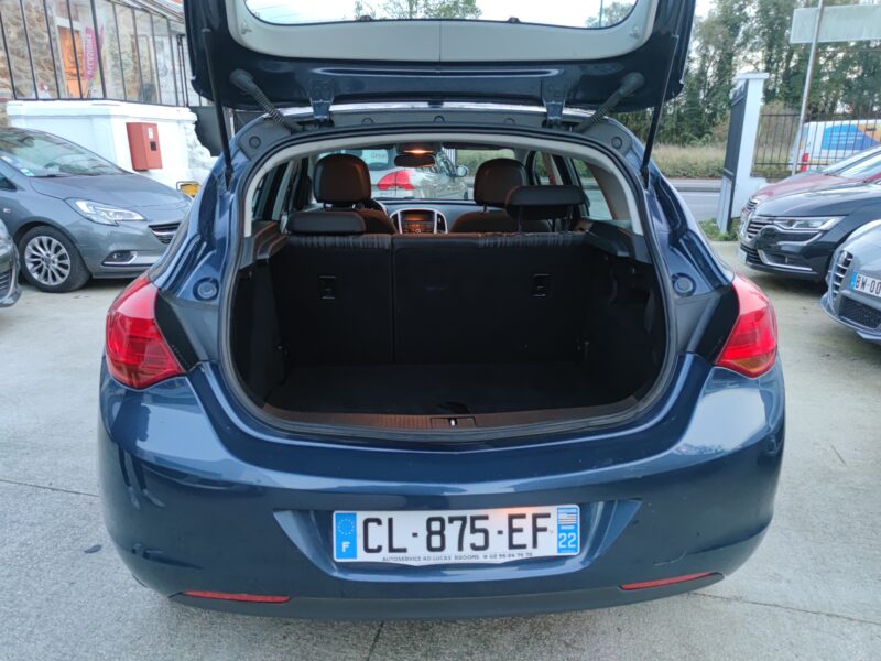 OPEL ASTRA J 2011