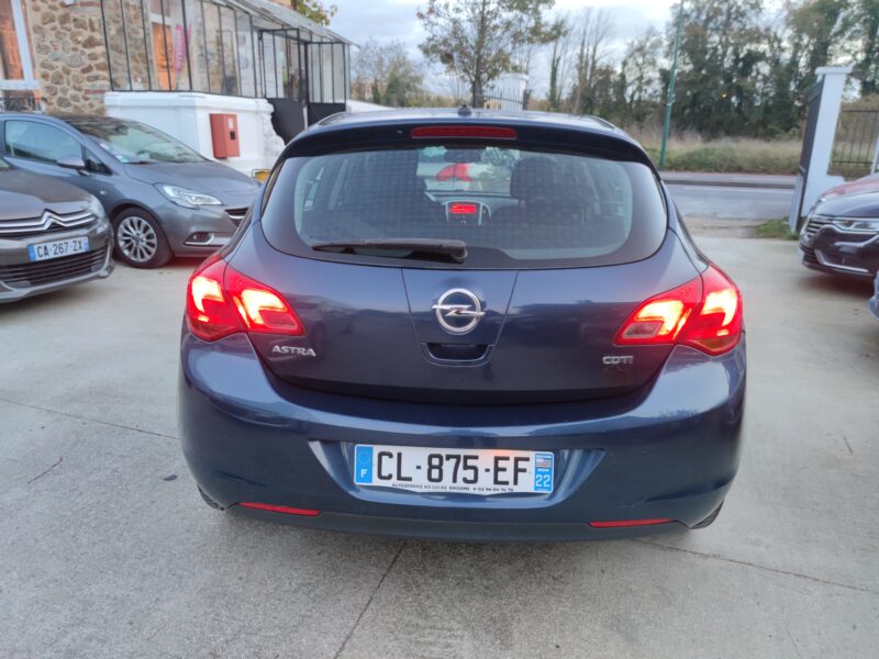 OPEL ASTRA J 2011