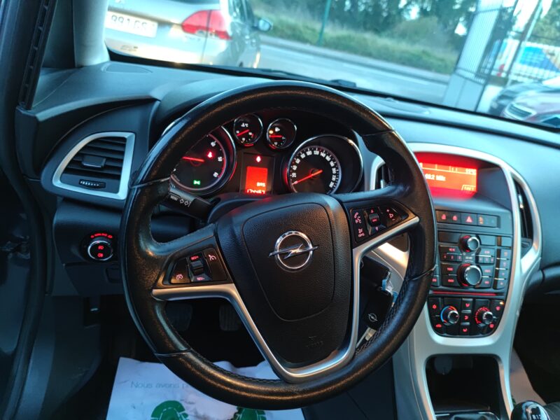 OPEL ASTRA J 2011