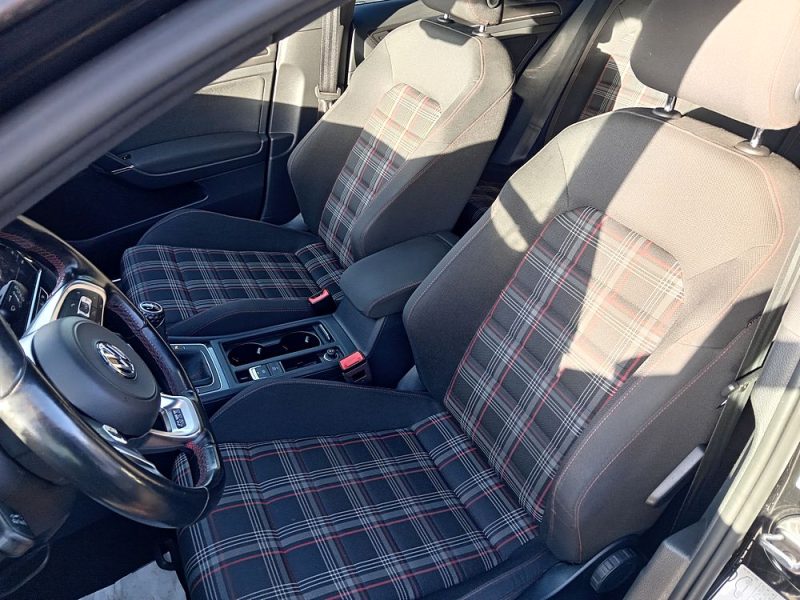 VOLKSWAGEN GOLF VII 2018