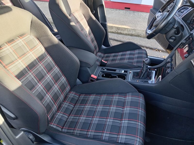 VOLKSWAGEN GOLF VII 2018