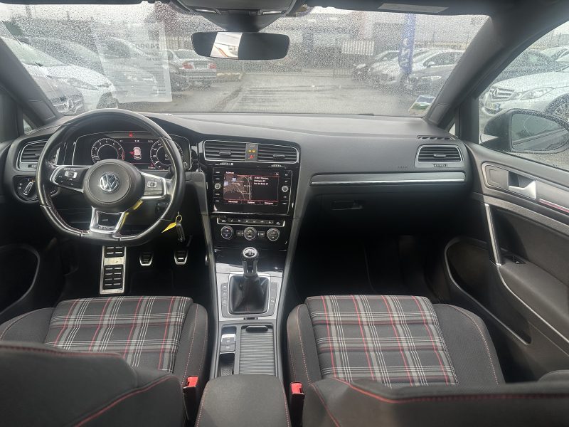 VOLKSWAGEN GOLF VII 2018