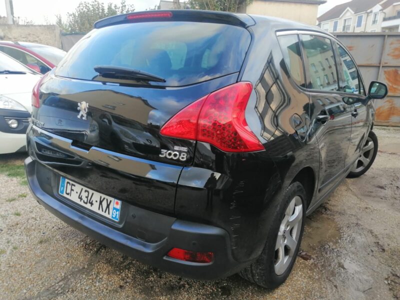 PEUGEOT 3008 Active 1.6 e-HDi 112ch FAP BMP6 BLUE LION