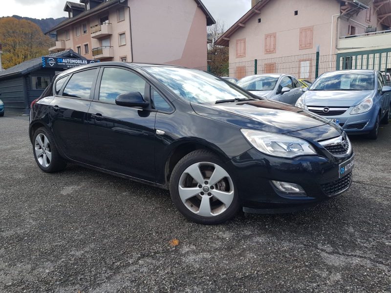 OPEL ASTRA J 1.4i 140CV COSMO