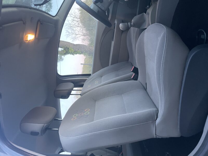 RENAULT TWINGO II 2010