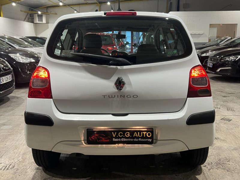 RENAULT TWINGO II 2009