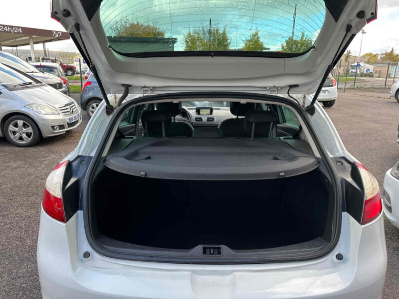 RENAULT MEGANE III  2013