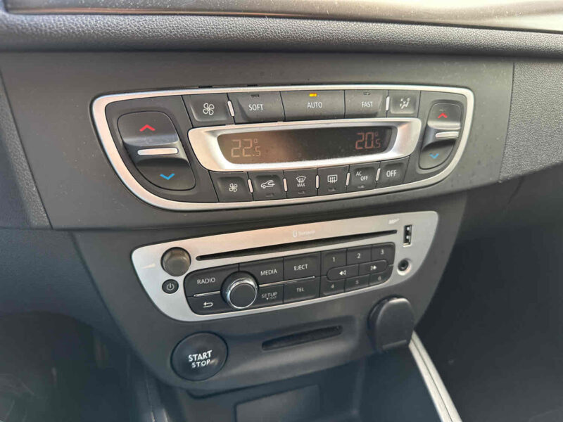 RENAULT MEGANE III  2013