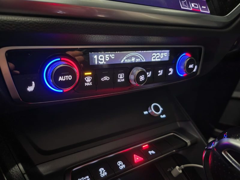 AUDI Q3 Sportback 35 TDI 2.0 150 S LINE S TRONIC TOIT OUVRANT / SIEGES ELETRIQUES /  ENTRETIEN AUDI