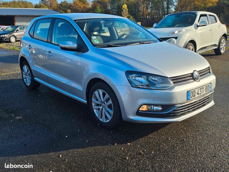 VOLKSWAGEN POLO V 2015