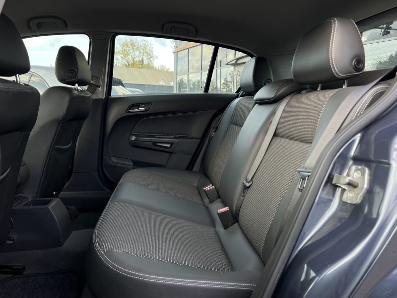 OPEL ASTRA III 1.7 CDTI 110 Cv - 1ERE MAIN 5 PORTES CLILMATISATION REGULATEUR BLUETOOTH Garantie 1an