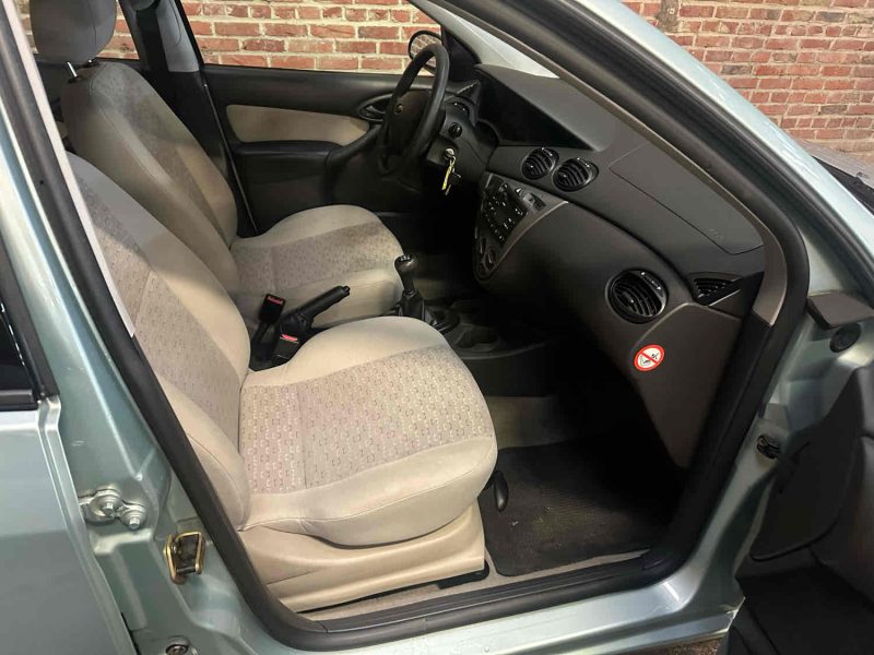 FORD FOCUS 1.6 ESSENCE 100CV