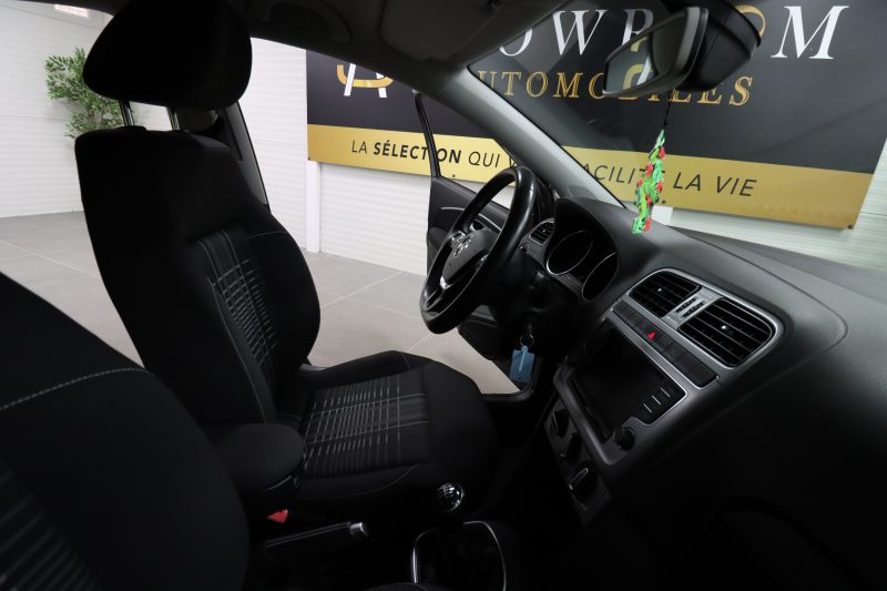 VOLKSWAGEN POLO V 2015