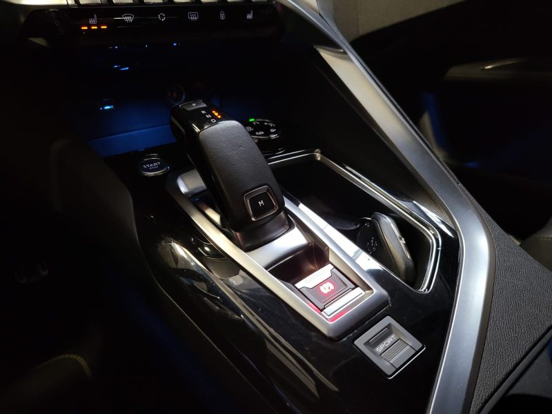 PEUGEOT 3008 180cv GT SUIVI PEUGEOT PACK AUDIO FOCAL / SIEGES CHAUFF ELECT A MEMOIRE / CARPLA