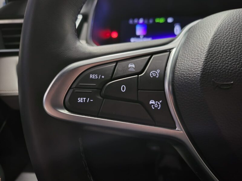 RENAULT CLIO V 1.3 TCe 140cv INITIALE PARIS /CAMERA 360°+SIEGE CHAUFFANT+SYSTEME AUDIO BOSE/