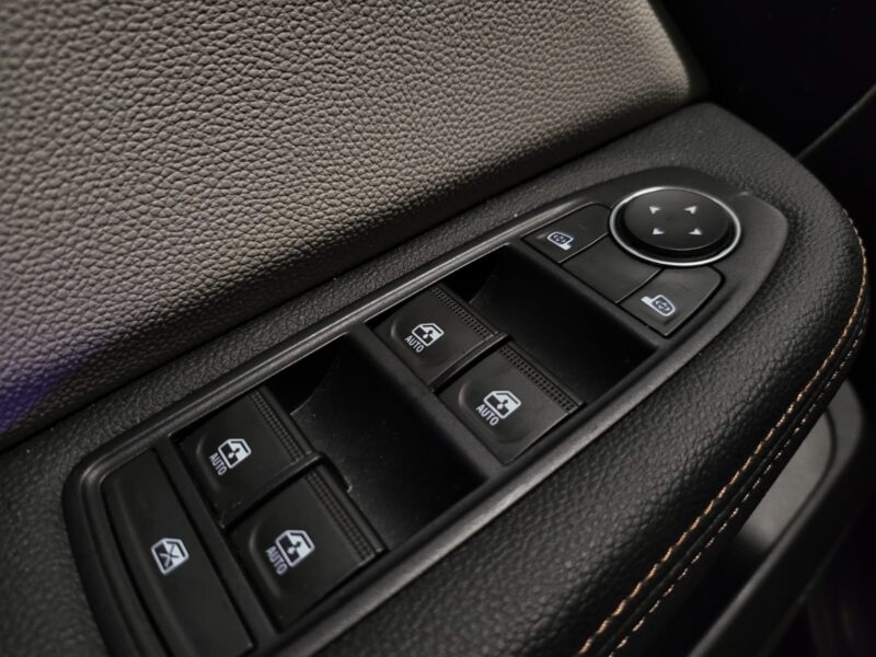 RENAULT CLIO V 1.3 TCe 140cv INITIALE PARIS /CAMERA 360°+SIEGE CHAUFFANT+SYSTEME AUDIO BOSE/