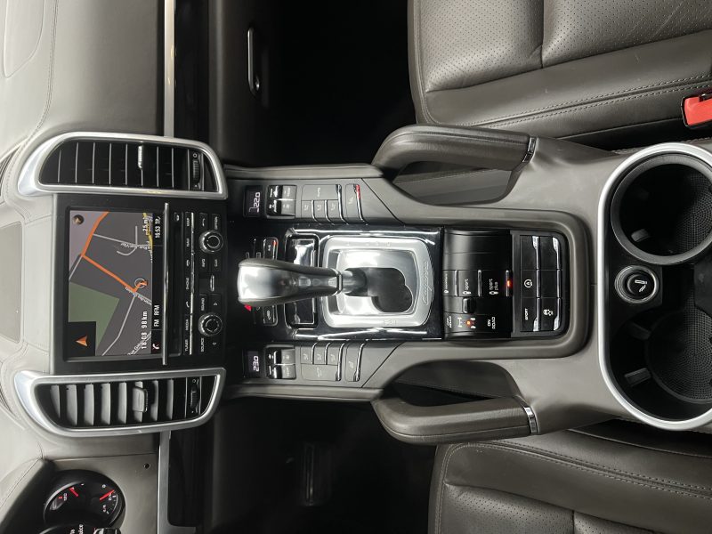 PORSCHE CAYENNE 2016