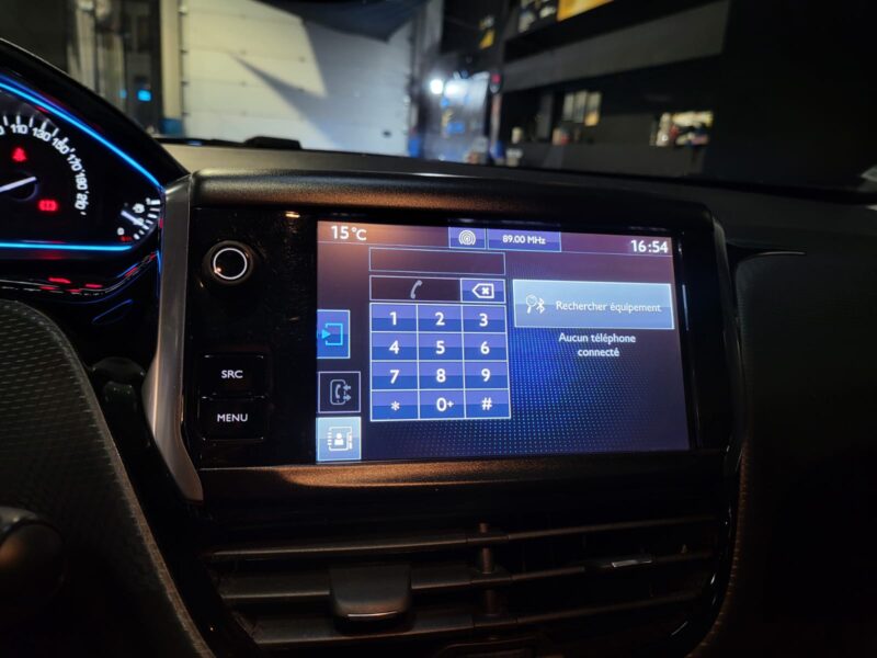 PEUGEOT 2008 1.2 PureTech 110cv Allure Business EAT 1ère Main // APPLE CARPLAY/MIRROR LINK/RADAR-AR