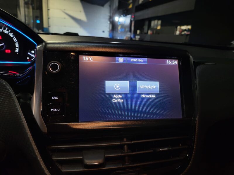 PEUGEOT 2008 1.2 PureTech 110cv Allure Business EAT 1ère Main // APPLE CARPLAY/MIRROR LINK/RADAR-AR
