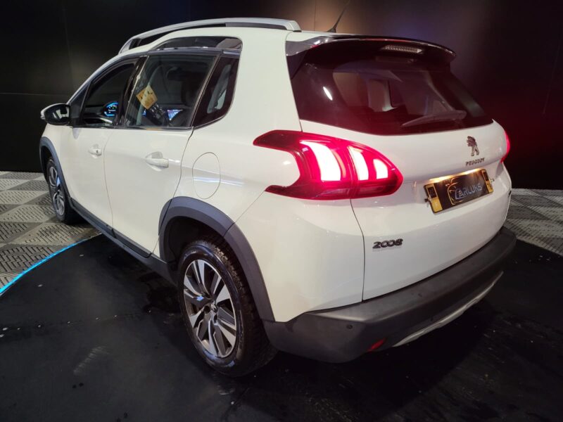 PEUGEOT 2008 1.2 PureTech 110cv Allure Business EAT 1ère Main // APPLE CARPLAY/MIRROR LINK/RADAR-AR