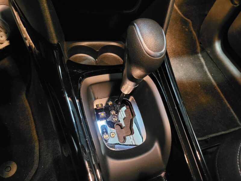 PEUGEOT 2008 1.2 PureTech 110cv Allure Business EAT 1ère Main // APPLE CARPLAY/MIRROR LINK/RADAR-AR