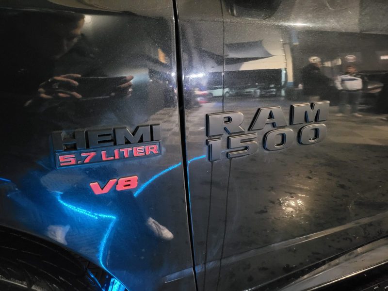 RAM 1500 HEMI V8 Toit Ouvrant / Sièges chauffants / 